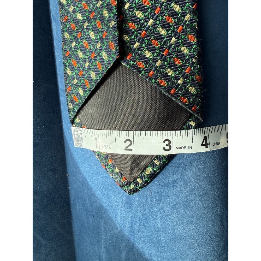 Barneys New York Geometric Space Age Tech Mens Neck Tie Italian Silk Made in USA - Picture 6 of 6